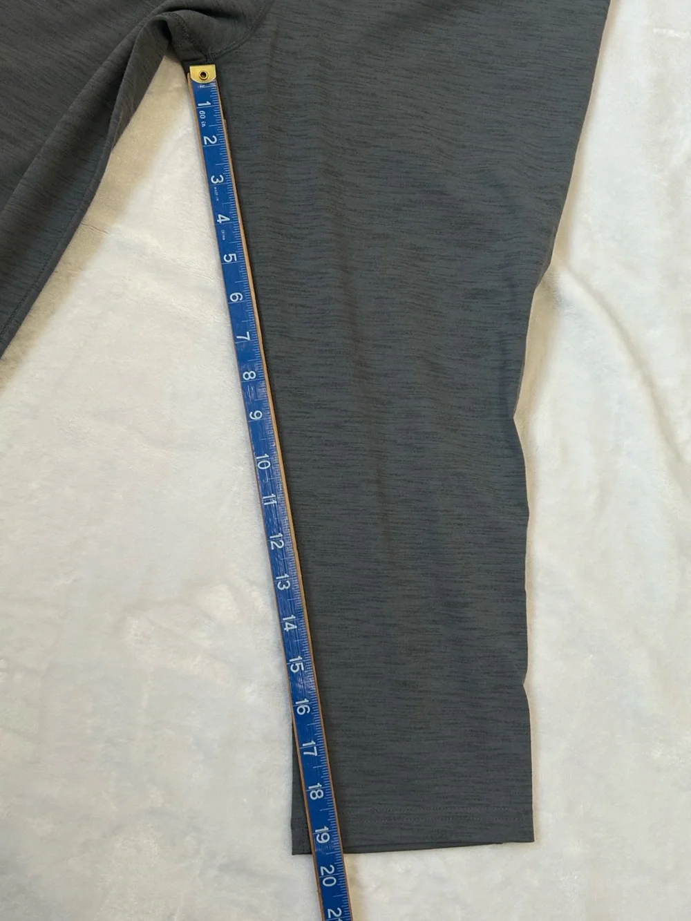 Nike Dri-FIT Gray Cropped Leggings Women’s Size Large